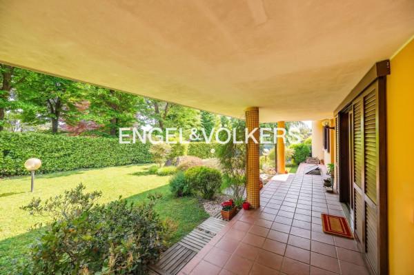 Villa in Via Luciano Manara 22, Besana in Brianza