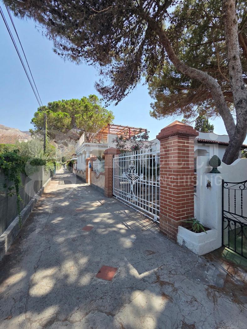 Terratetto unifamiliare in C.da Porto Levante Via dei Villini Vulcano Snc, Lipari — foto 3 di 5