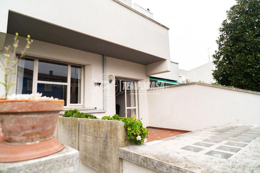 Villa a schiera in Via Leonello Venturi, Fano