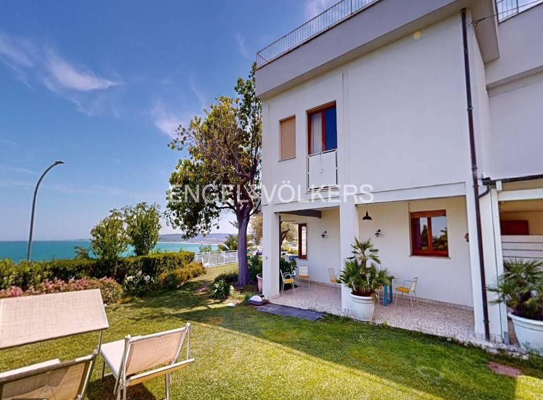 Villa in Località Favaro, Rocca San Giovanni