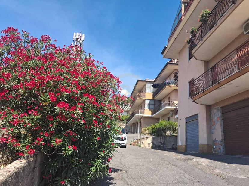 Trilocale in Via Pietro Nenni 37/d, Zafferana Etnea