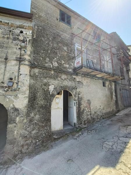 Casa indipendente in Via Corteciceri, Teano