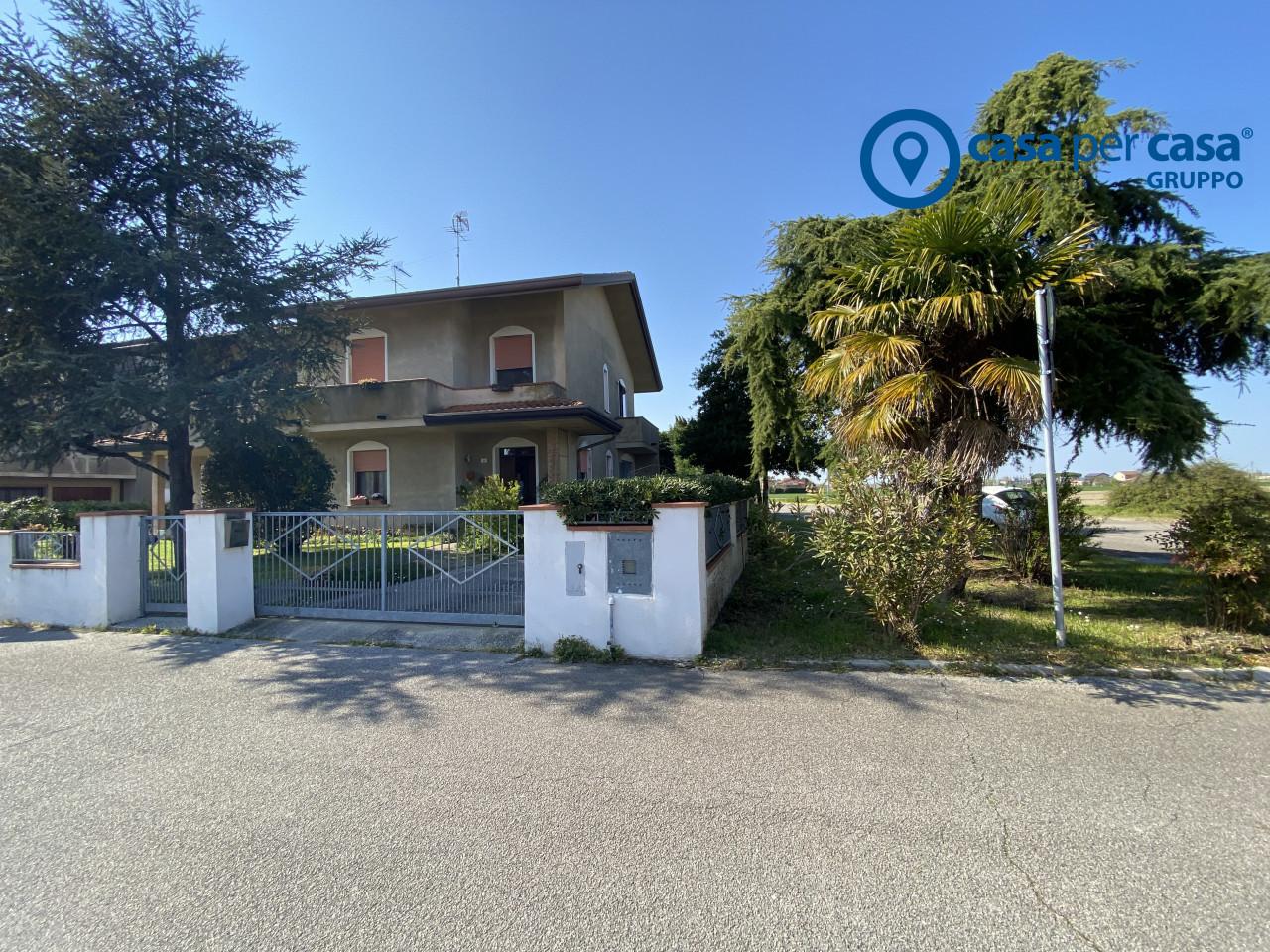 Villa in Donzella, Via Pertini, Porto Tolle