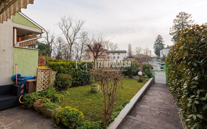 Villa a schiera in Via Valli 26, Collecchio — foto 3 di 5
