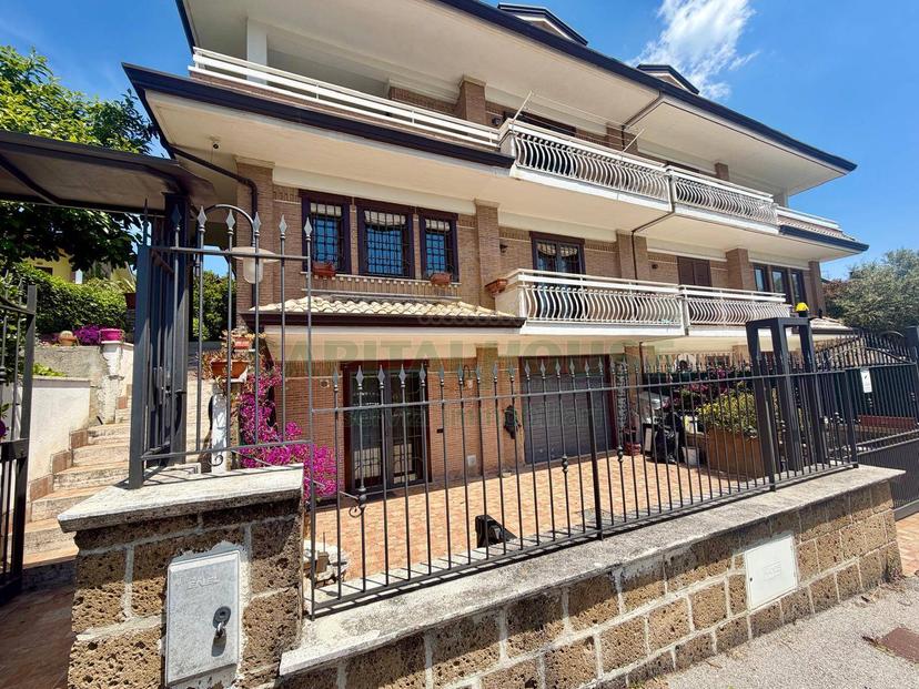 Villa in Contrada Pagliarone 23, Avellino — foto 2 di 5