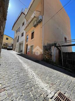 Bilocale in Via Canonico Sanna 28, Baunei