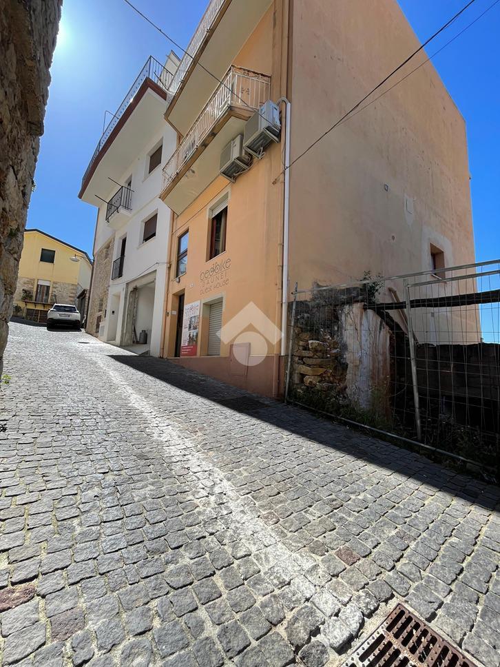 Bilocale in Via Canonico Sanna 28, Baunei