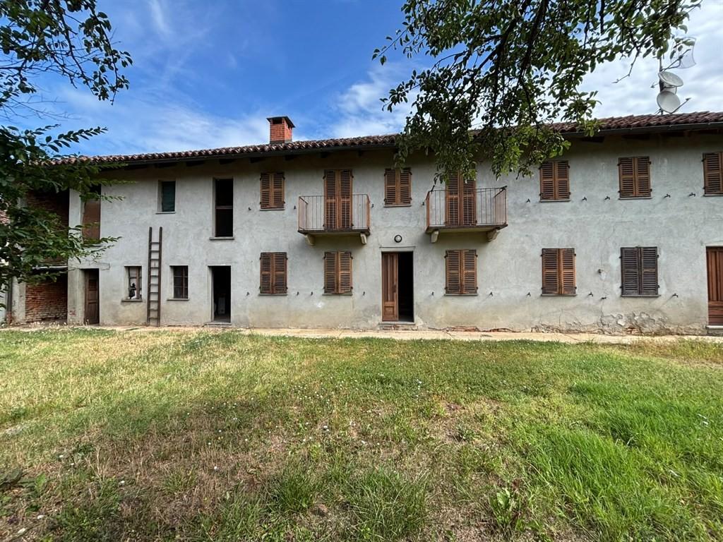Casa indipendente in Frazione Quarto Superiore 50, Asti
