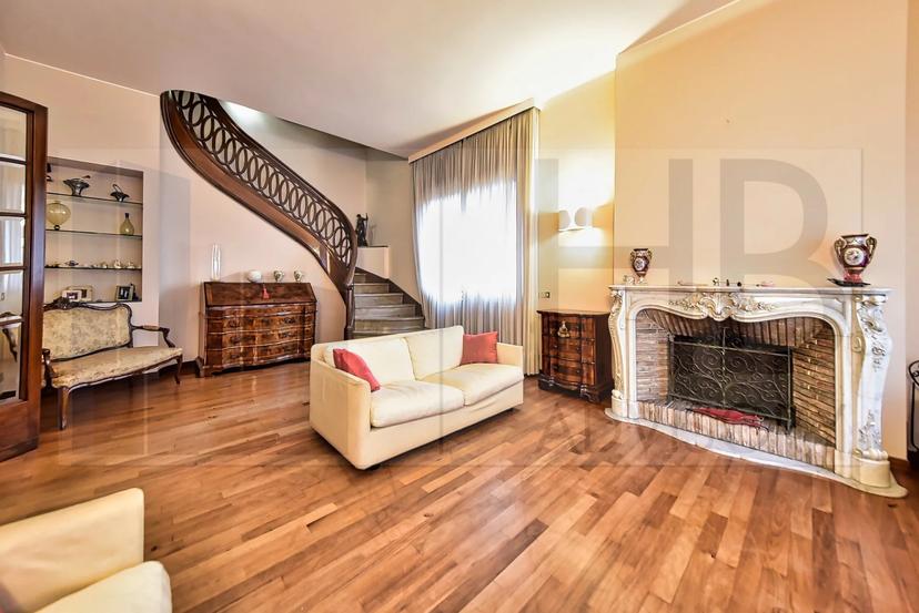 Villa, Rho — foto 3 di 5