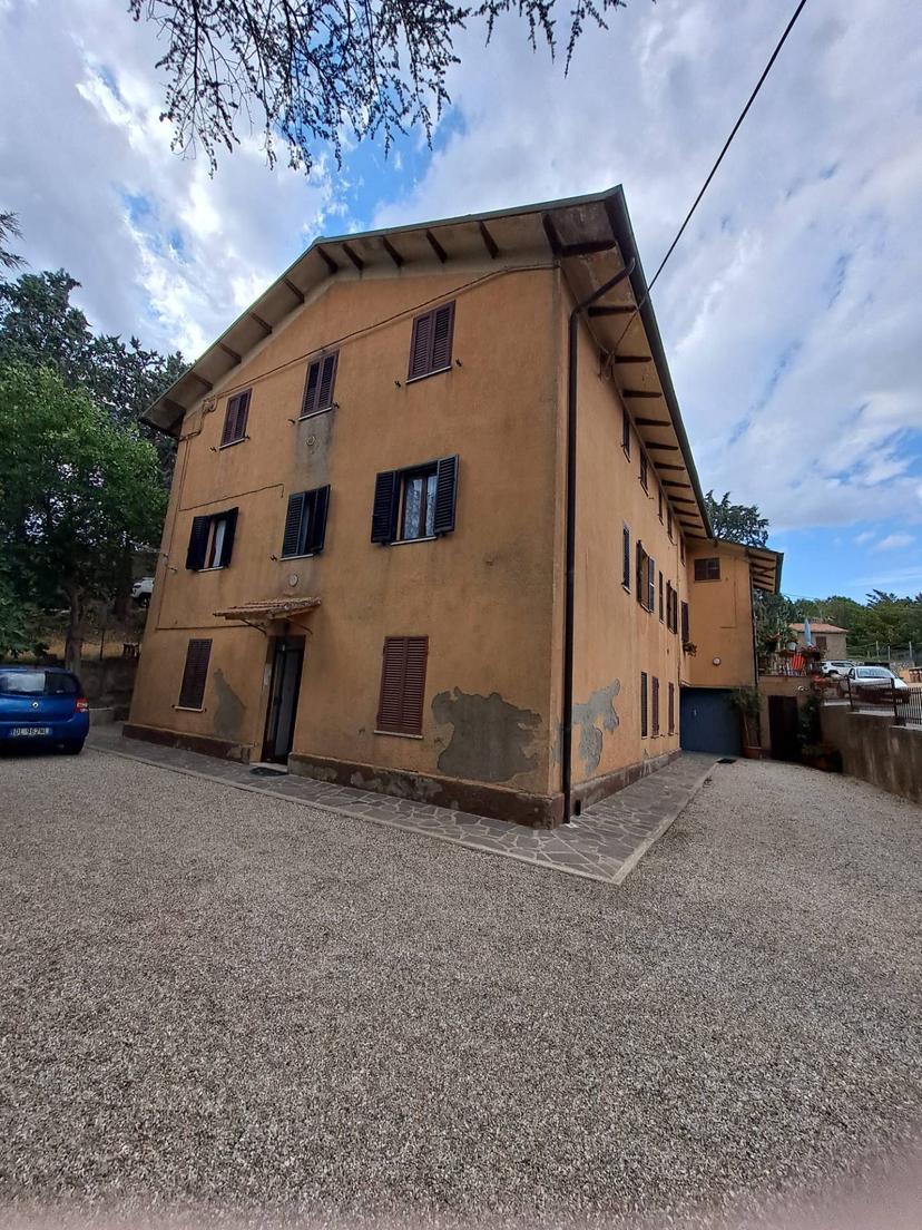 Bilocale in Loc. Poggio Spaccato 1, San Venanzo — foto 2 di 4