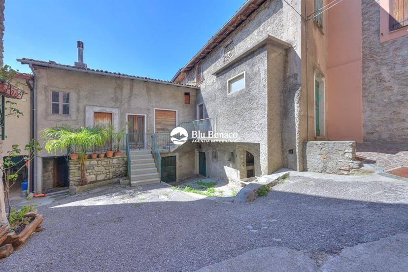 Casa indipendente in Via Porto 39, Tignale