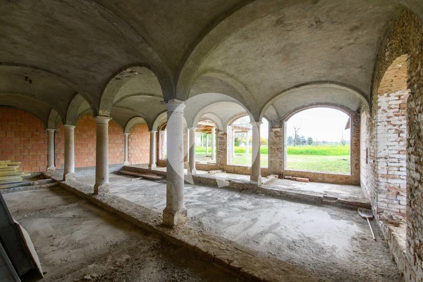 Casale in Via Darwin 4, Reggio nell'Emilia