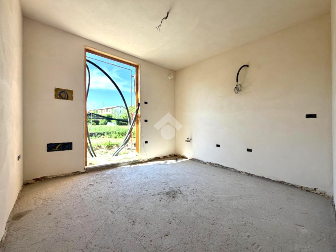 Villa a schiera in Via a. Spinelli, Guastalla