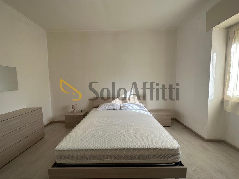 Stanza in appartamento in Via Lago Ascianghi, Latina