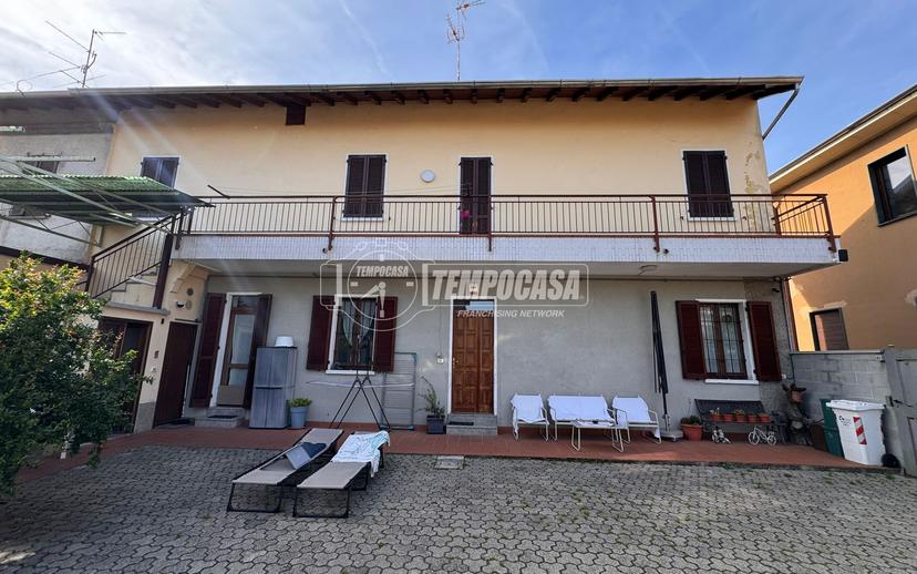 Casa indipendente in Via della Ricordanza, Busto Arsizio — foto 2 di 5