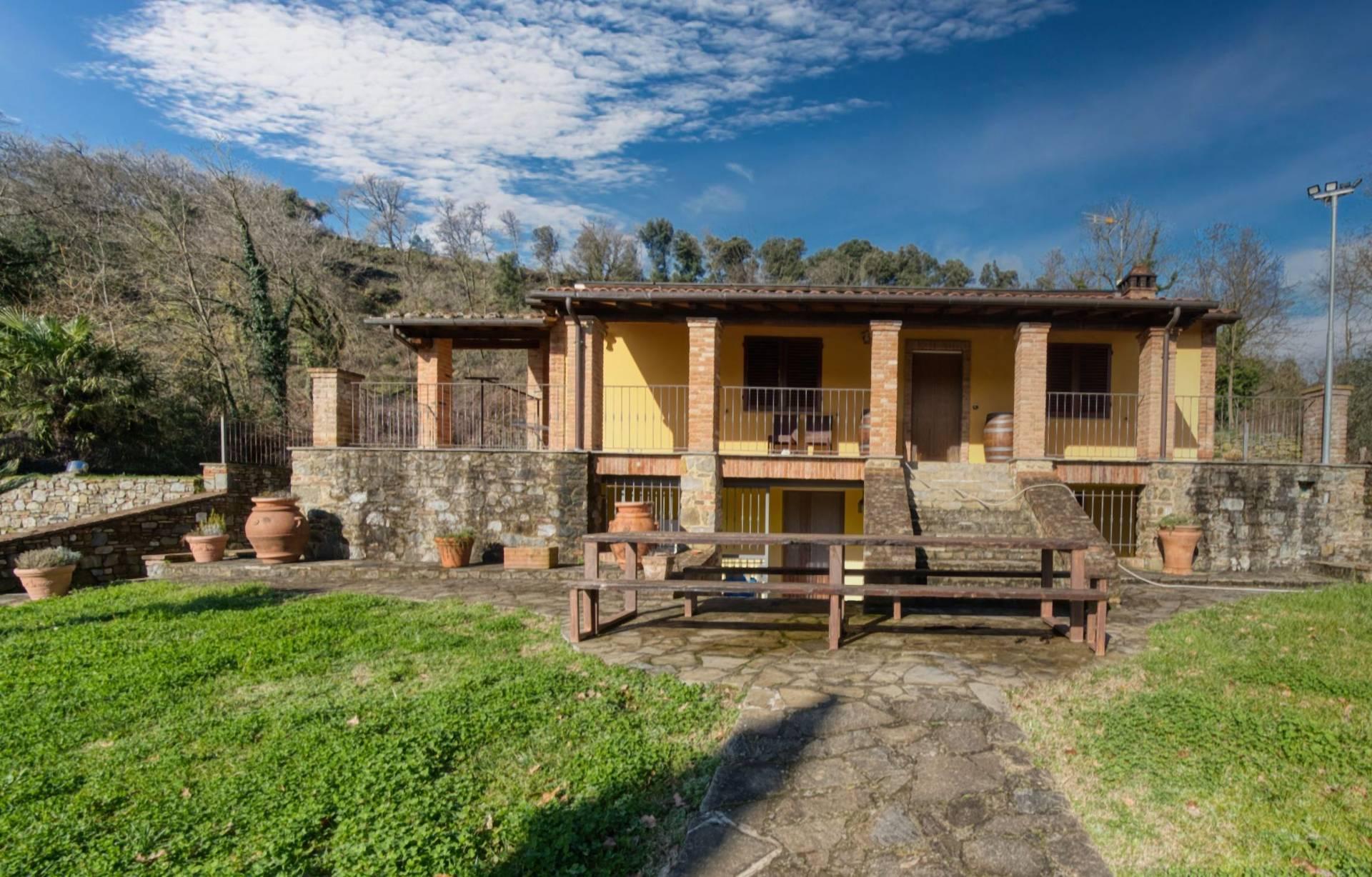Villa in Strada Provinciale della Penna, Terranuova Bracciolini