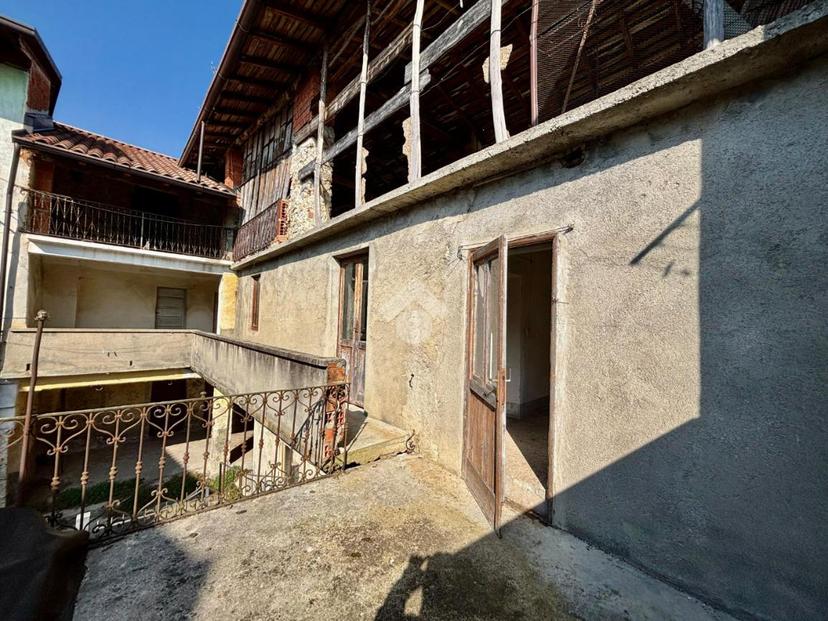Casa indipendente in Via della Madonna 11, Gandino — foto 4 di 5