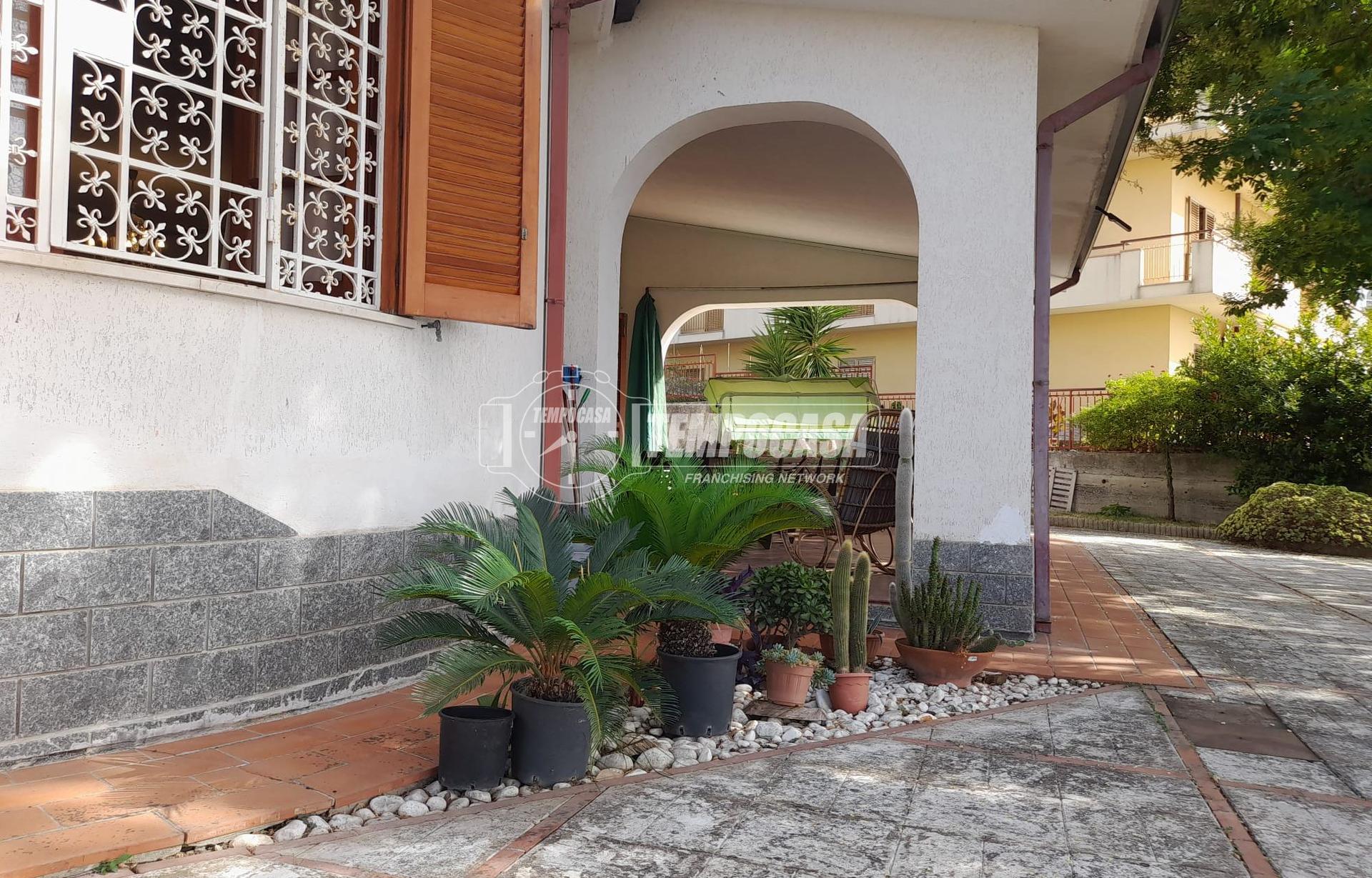 Villa in Contrada Rosaniti 7, Vibo Valentia