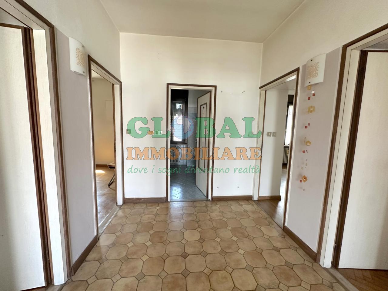 Trilocale in Via Fratelli 43, Borgo Valsugana