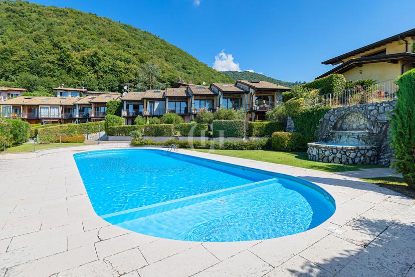 Villa a schiera, Villanuova sul Clisi