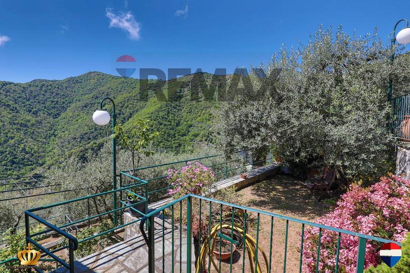 Casa indipendente in Passo Campetti 13, Avegno — foto 2 di 5