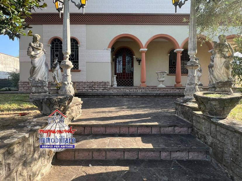 Villa in Via Anita Garibaldi 20/1, Cento — foto 3 di 5