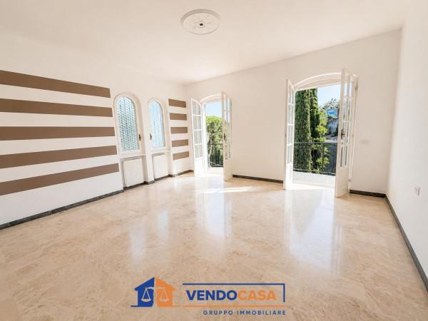 Villa bifamiliare in Via Niccolò Paganini, Pietra Ligure — foto 2 di 5
