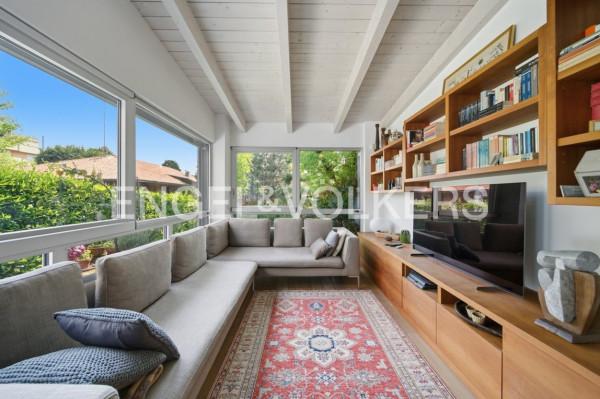 Villa bifamiliare in Via Enrico Caprera 15, Saronno — foto 2 di 5