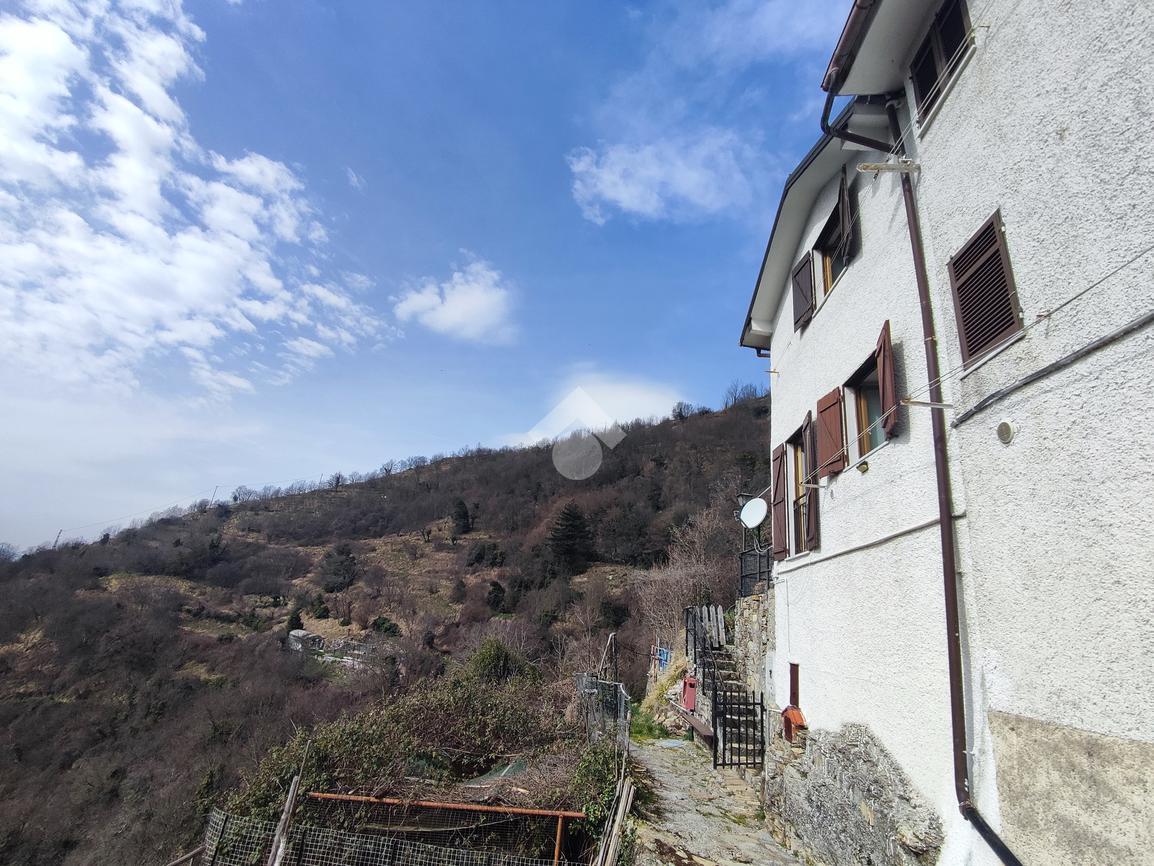 Casa indipendente in Località Chiappa 11, Valbrevenna