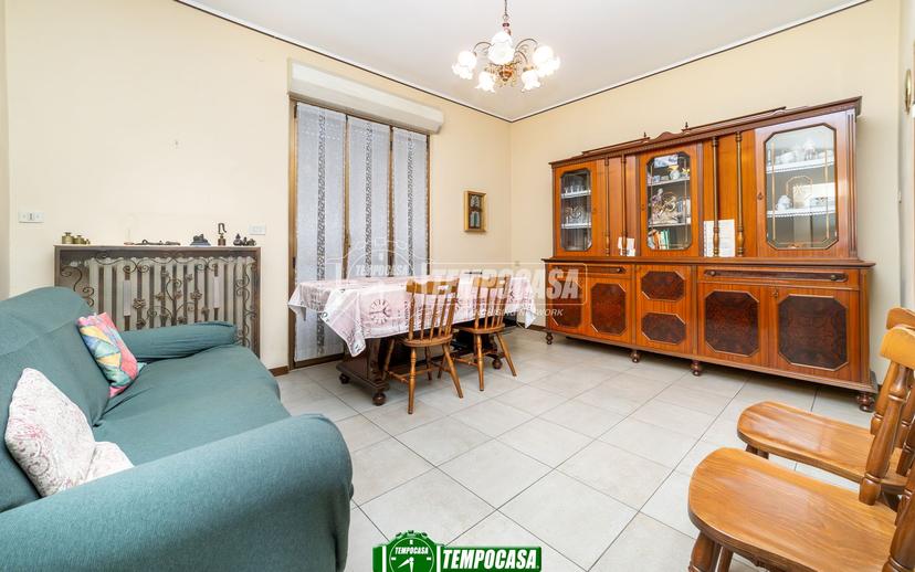 Quadrilocale in Via Crespi 15, Capriate San Gervasio — foto 2 di 5