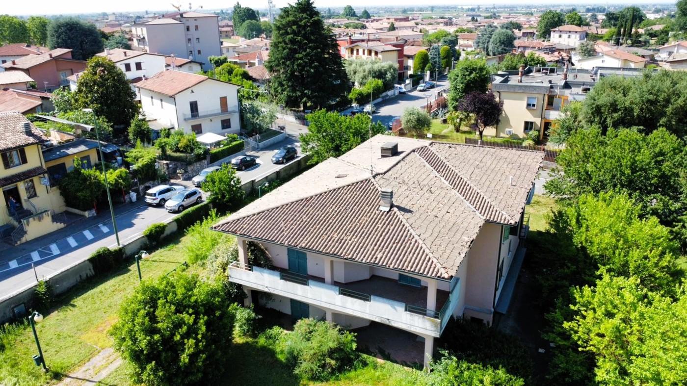 Villa in Via Martinengo  29, Rovato