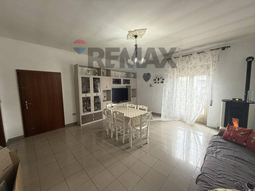 Trilocale in Via Guglielmo Marconi 118, San Nicandro Garganico — foto 2 di 5