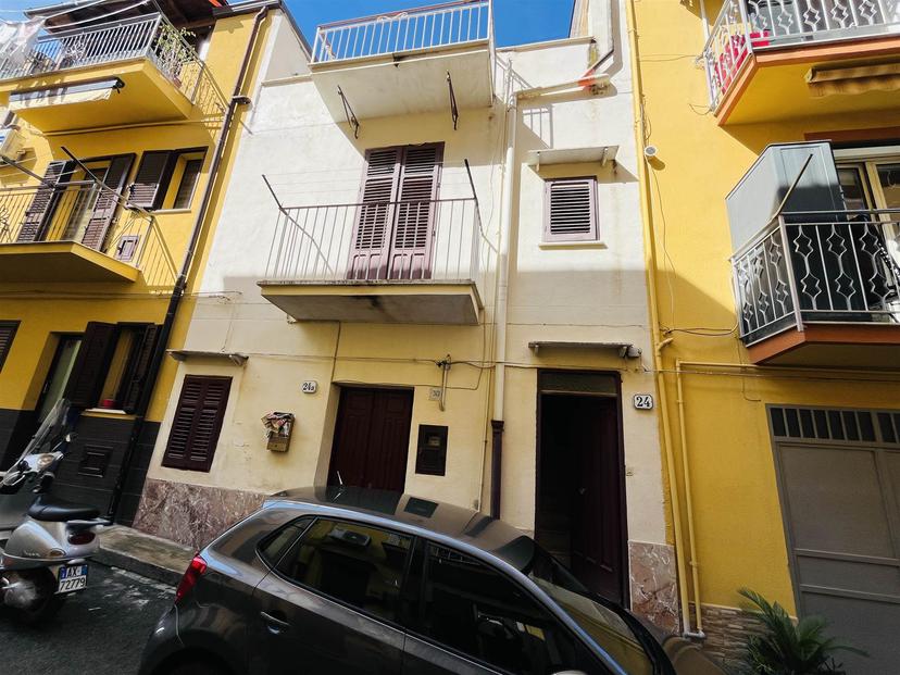 Casa indipendente in Via Salvatore Cipolla, Campofelice di Roccella