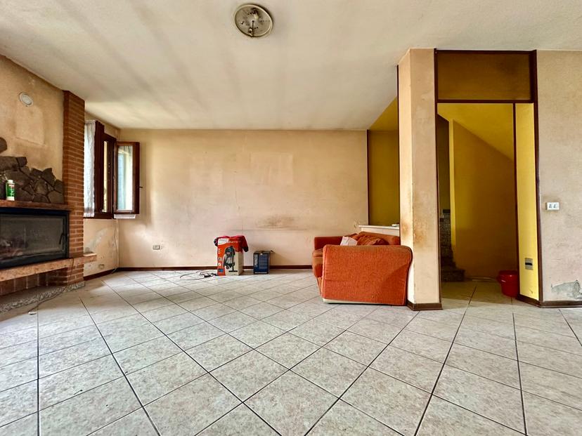 Casa indipendente in Via Arzarello Snc, Borgo Veneto
