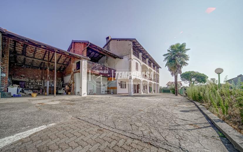 Cascina in Via della Pace, Divignano — foto 2 di 5