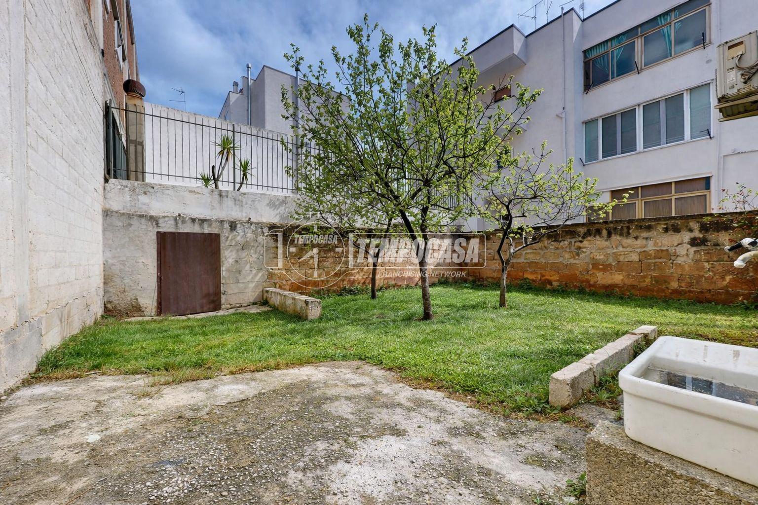 Casa indipendente in Via Conversano, Casamassima