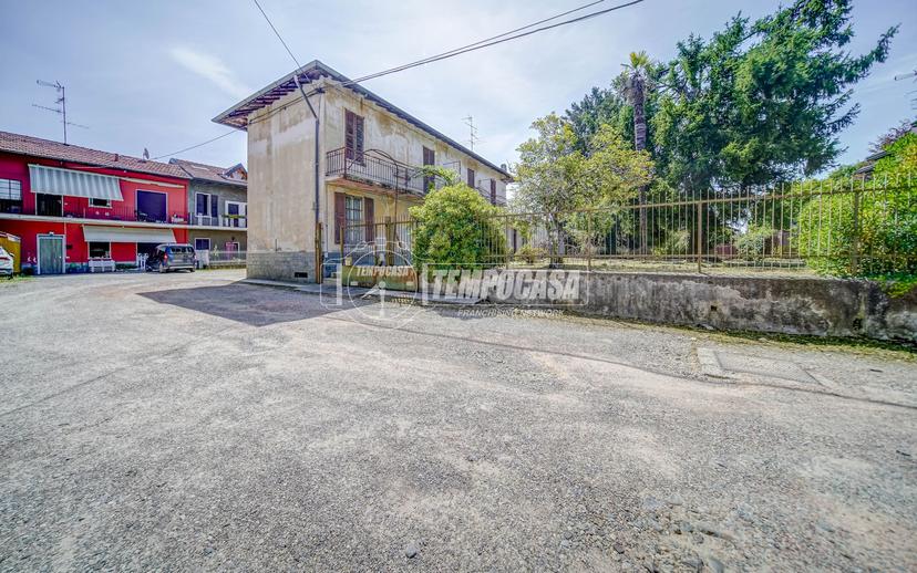 Villa in Via Roma 47, Carnago — foto 4 di 5