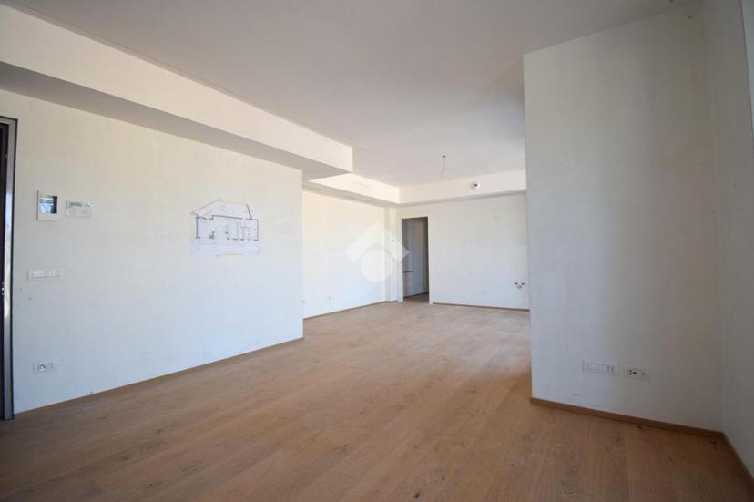 Trilocale in Via Bindellera, Brugherio