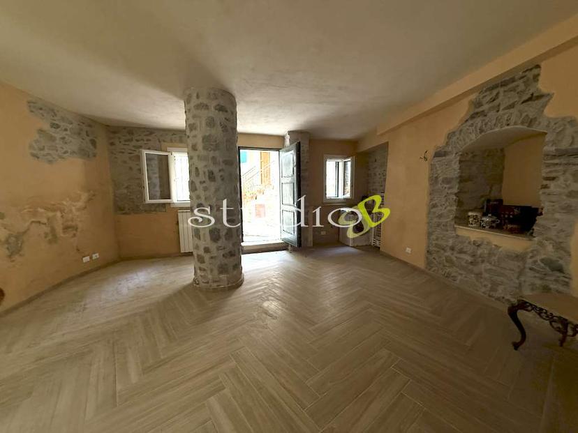 Casa indipendente in Via G. Matteotti Snc, Seborga — foto 2 di 5