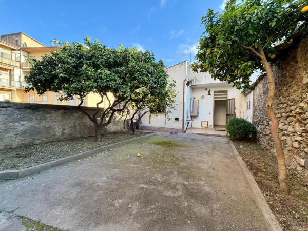Terratetto unifamiliare in Via Marina 6, Falcone — foto 2 di 5