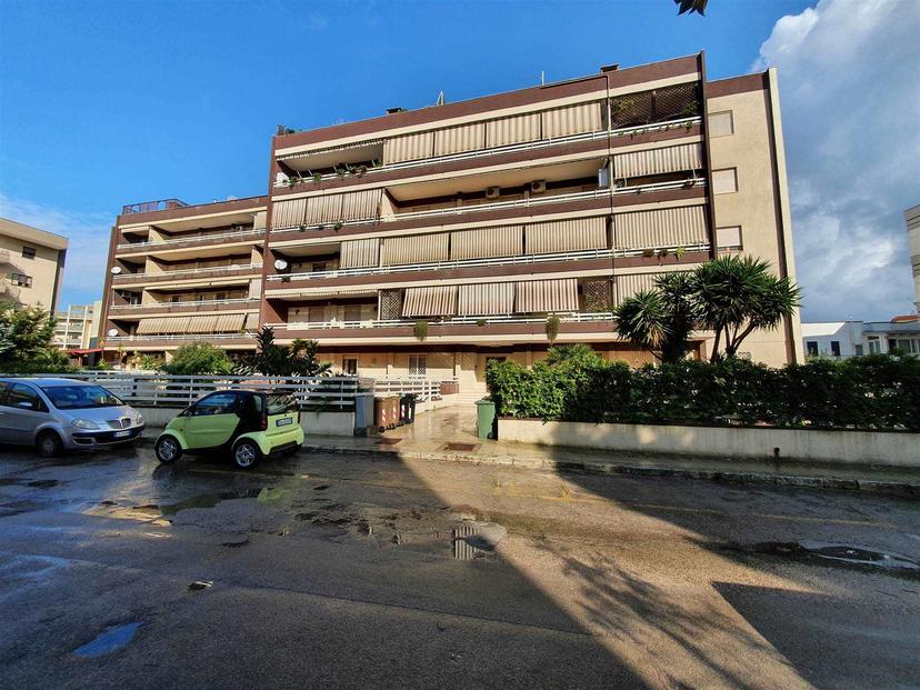 Trilocale in Via Rebora, Lecce