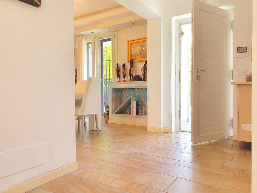 Villa bifamiliare in Via Sandro Pertini 30, Brescia