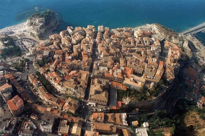 Appartamento in Centro Storico Snc, Tropea — foto 2 di 3