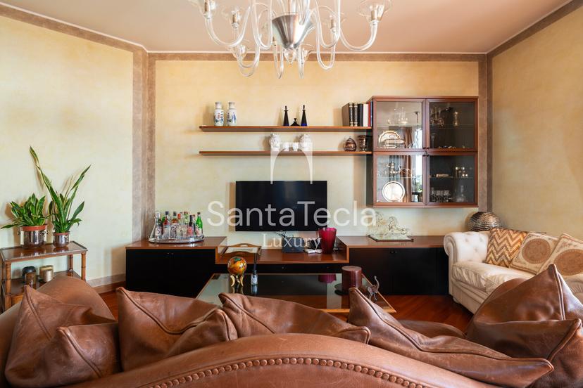 Attico in Via Vincenzo Monti 19, Saronno — foto 2 di 5