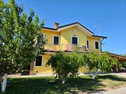 Casa indipendente in Strada Provinciale  Ro, Gavello