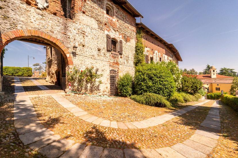 Castello in Via Duchessa Jolanda 8, Moncrivello — foto 2 di 5