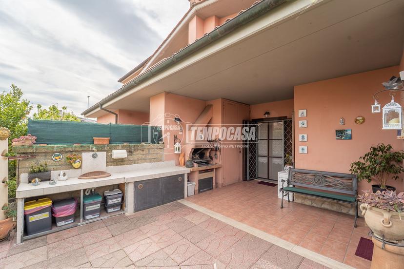 Villa a schiera in Via Lussemburgo 1/a, Ladispoli — foto 3 di 5
