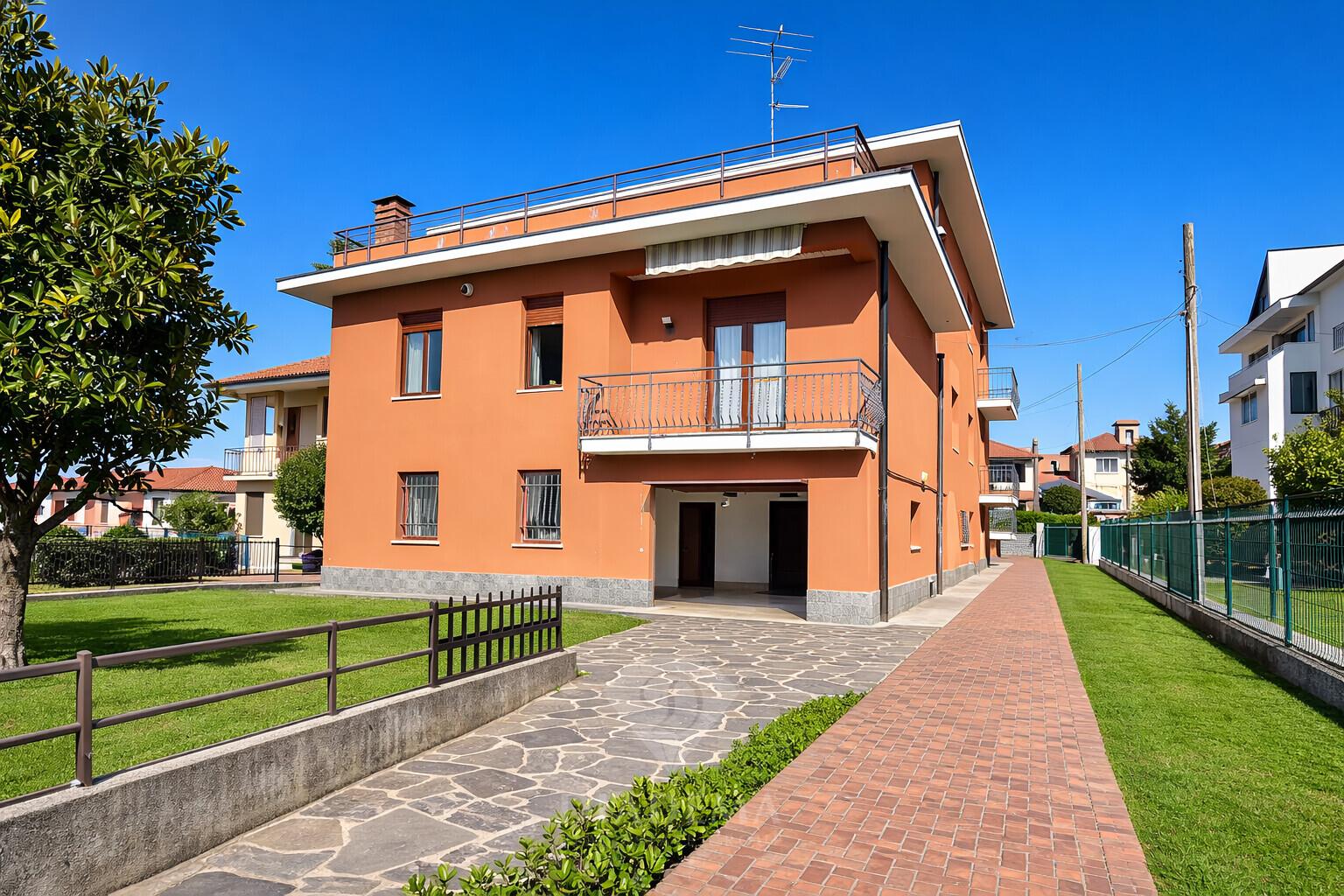 Attico in Via Marconi 15, Sumirago