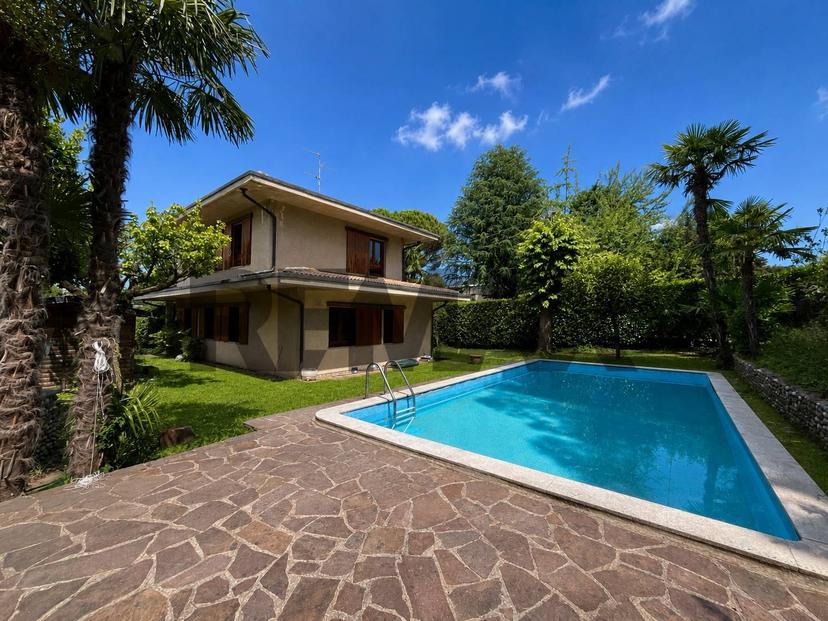 Villa in Via Manara 56, Lesmo
