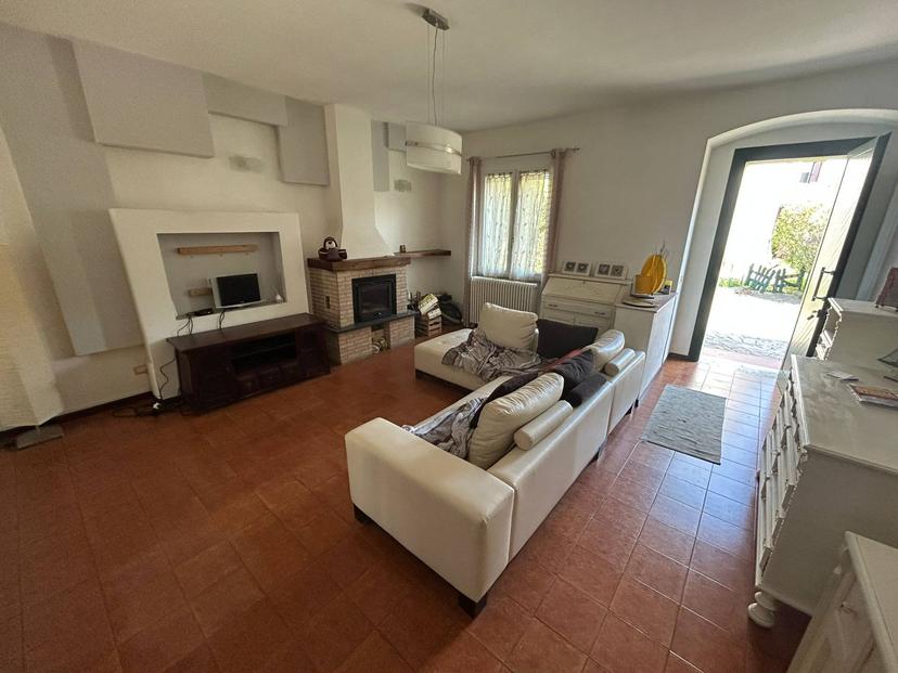 Villa a schiera, Sermide e Felonica — foto 2 di 5